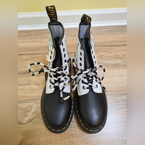 Dr. Martens 1460 WEDNESDAY HOLMES FOR PRIDE LEATHER BOOTS, size US 9 - Picture 3 of 13